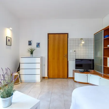 Guest house Jolanda Pjescana Uvala